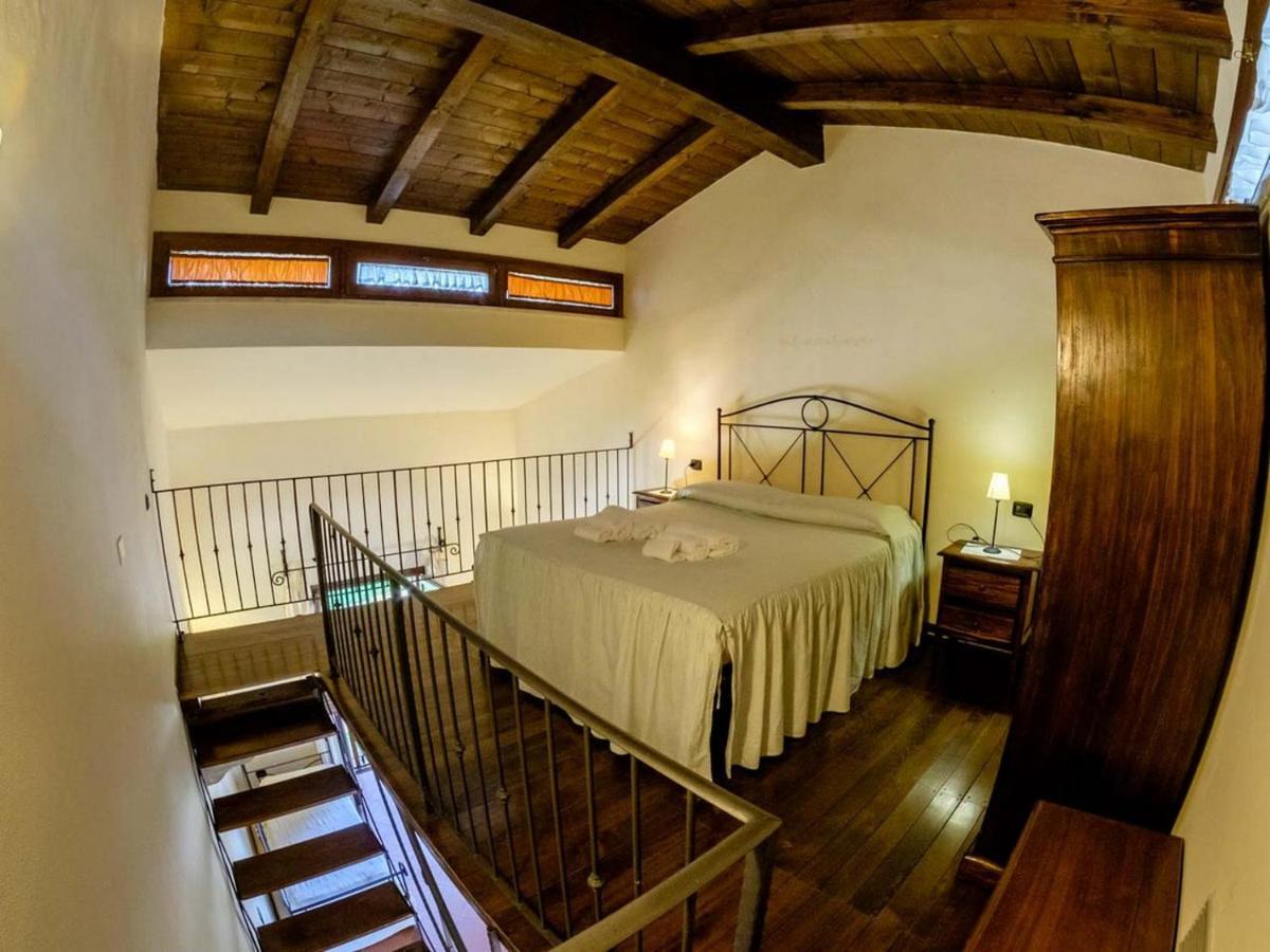 Agriturismo Poggio Corbello La Pesta Екстер'єр фото