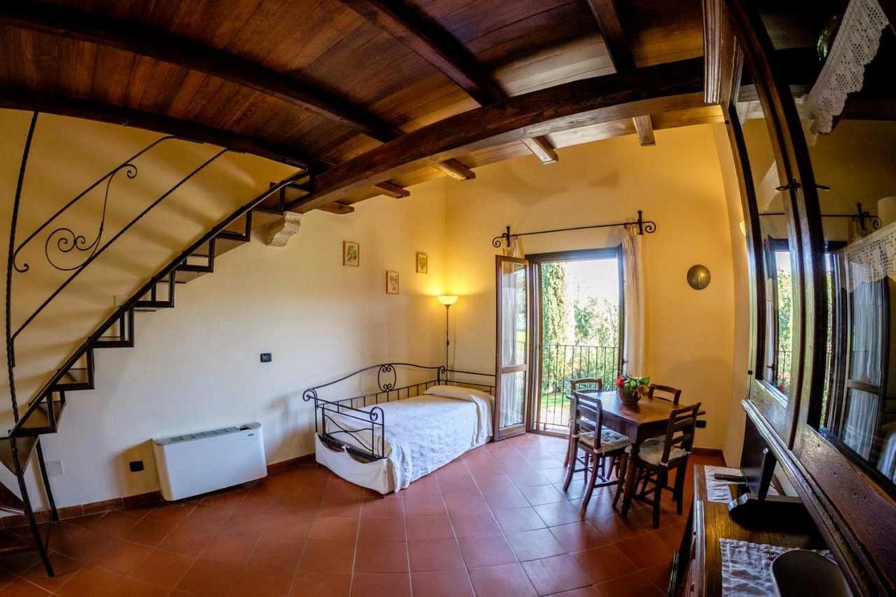 Agriturismo Poggio Corbello La Pesta Екстер'єр фото