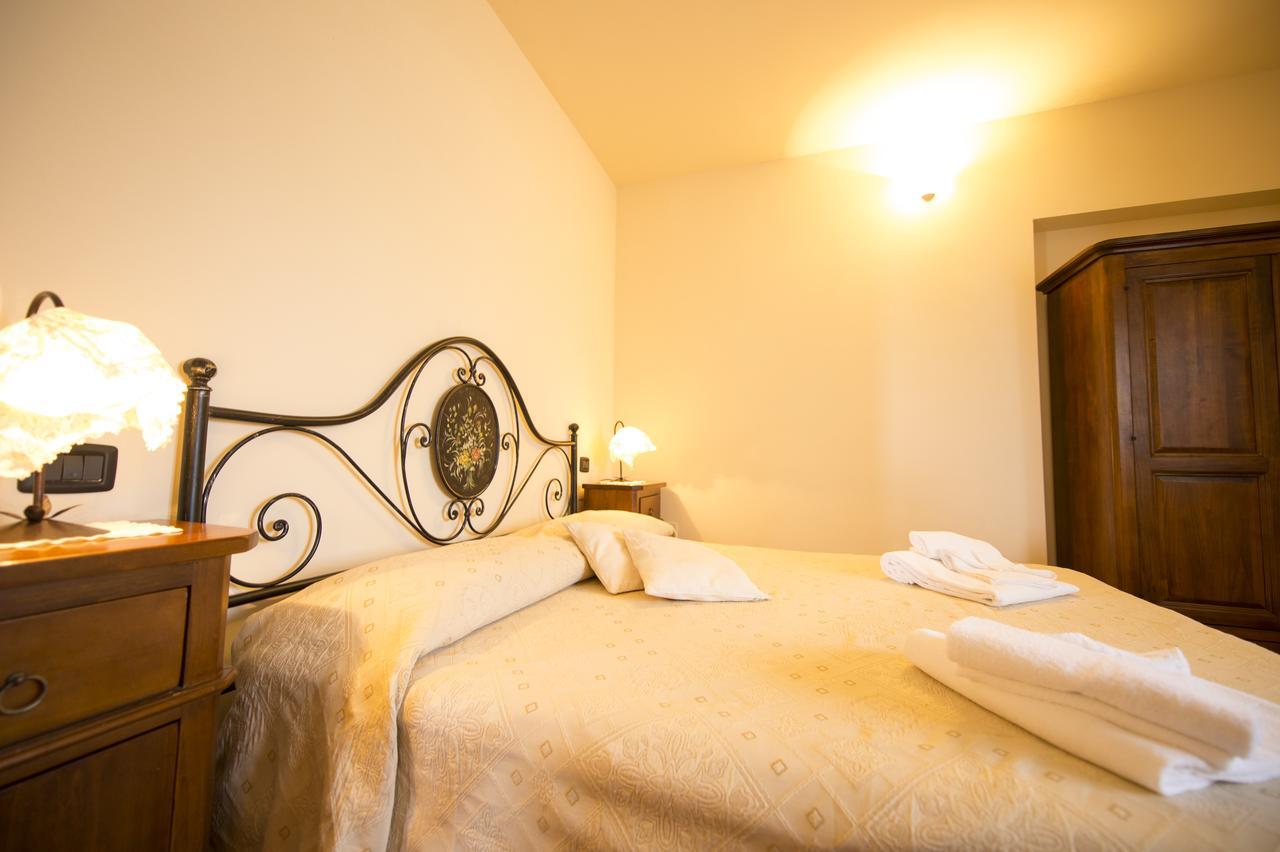 Agriturismo Poggio Corbello La Pesta Екстер'єр фото